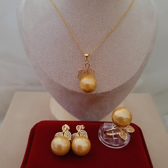 Golden Edison Pearl Jewelry Set (Earrings | Necklace | Ring) AAAA  w/Certificate - Picture 5 of 6